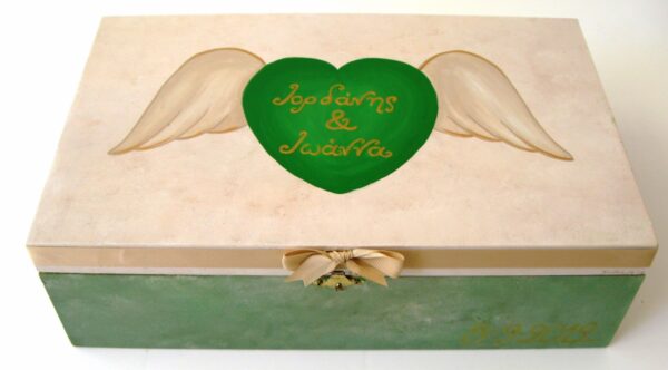 Circlet wedding box Flying Heart WB009